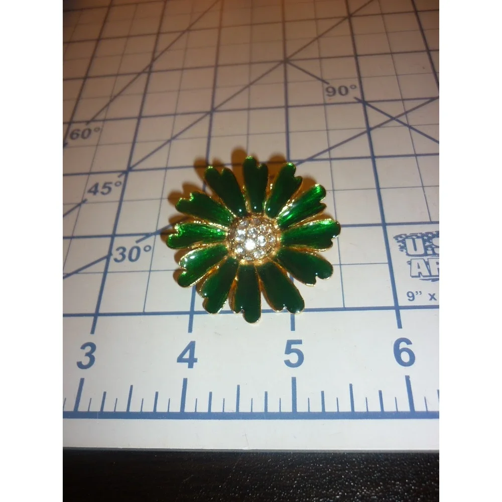 Vintage NOS Sue Ellen Made in England Green Enamel Rhinestone Daisy Brooch